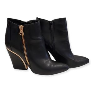 LEATHER Ankle boots